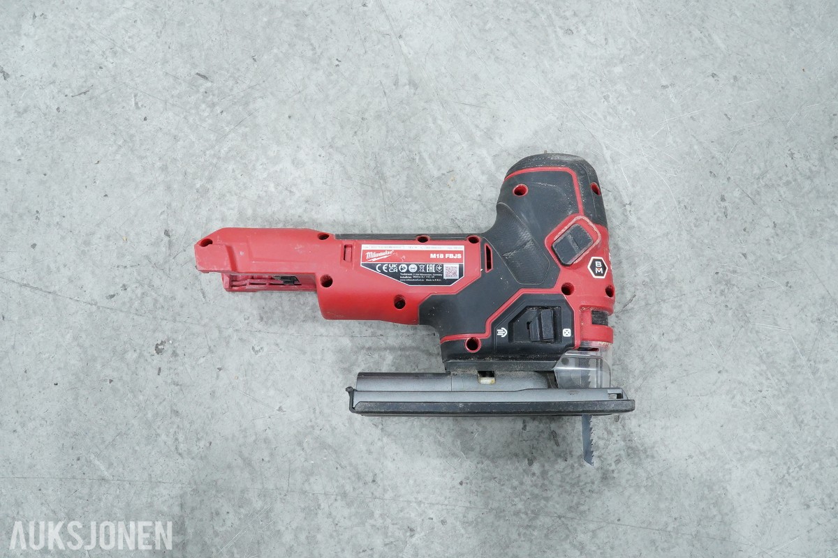 Milwaukee M18 batteriverktøy - 8 maskiner og 2 hurtigladere