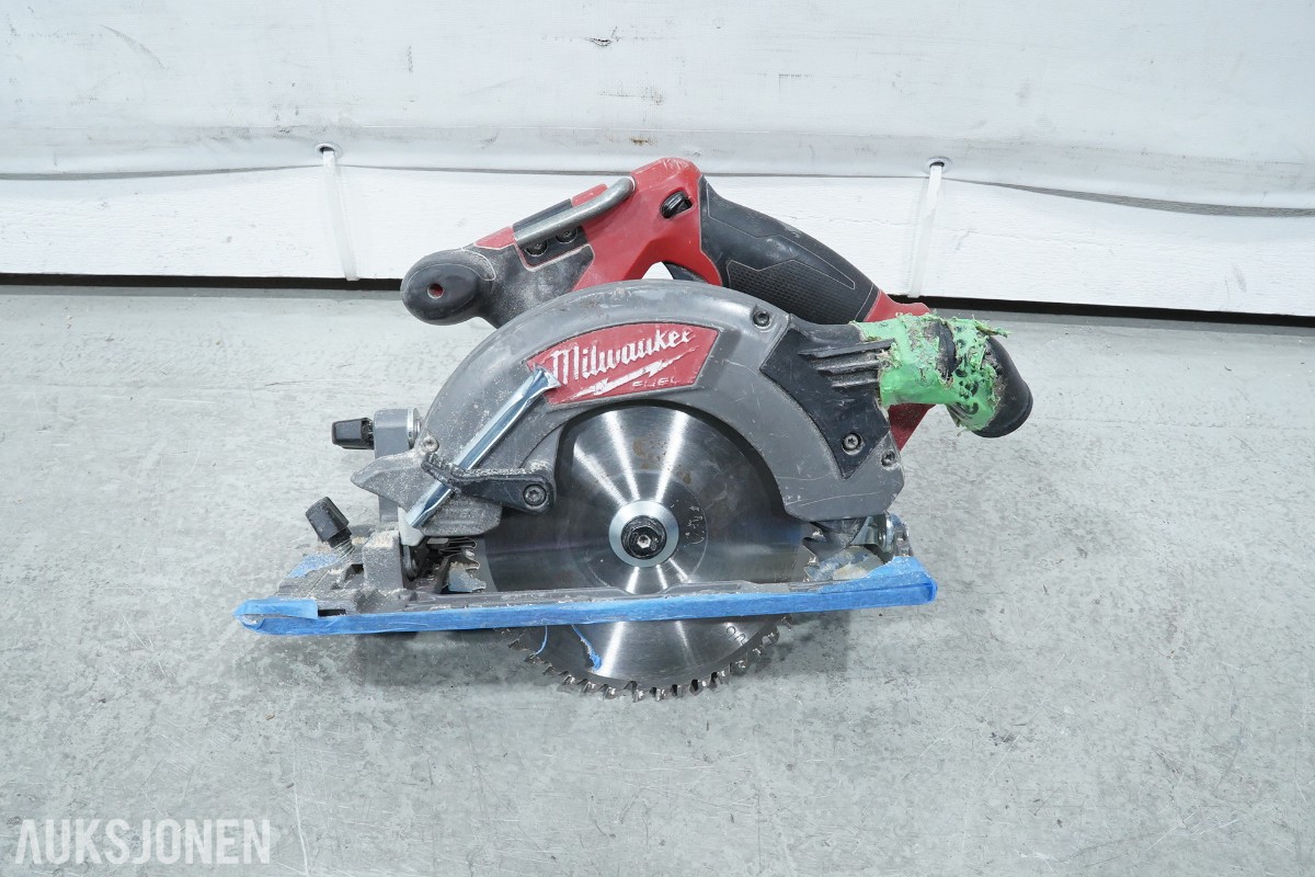Milwaukee M18 batteriverktøy - 8 maskiner og 2 hurtigladere