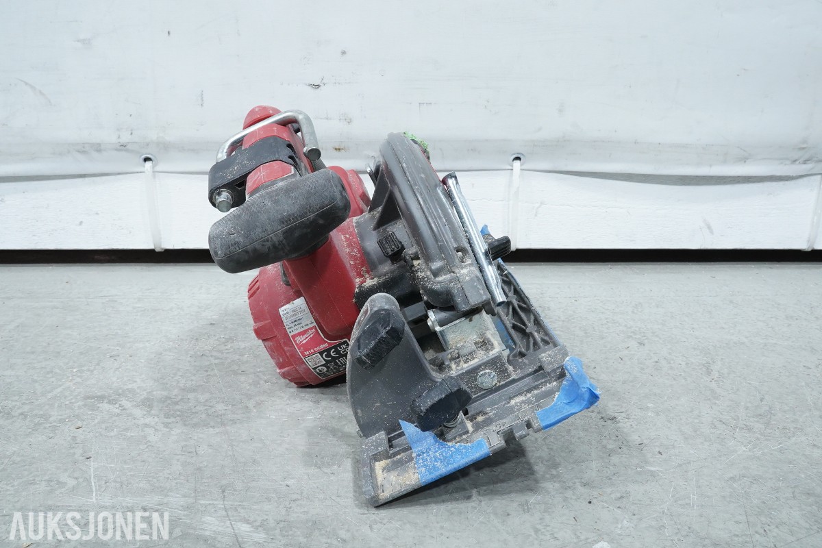 Milwaukee M18 batteriverktøy - 8 maskiner og 2 hurtigladere