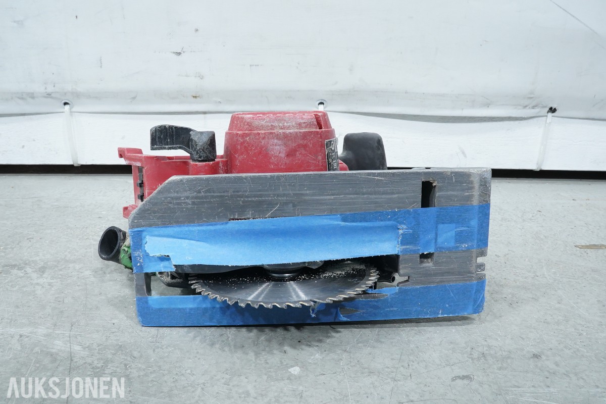 Milwaukee M18 batteriverktøy - 8 maskiner og 2 hurtigladere