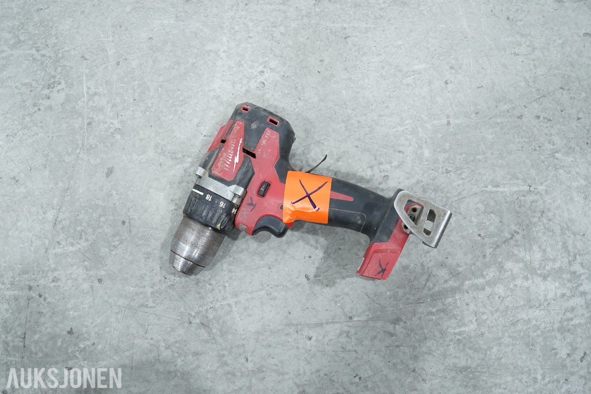 Milwaukee M18 batteriverktøy - 8 maskiner og 2 hurtigladere