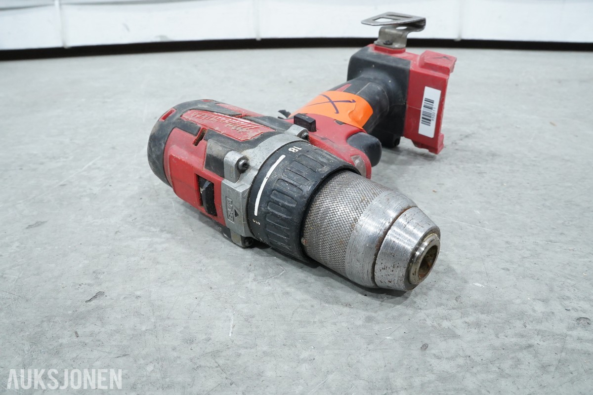 Milwaukee M18 batteriverktøy - 8 maskiner og 2 hurtigladere