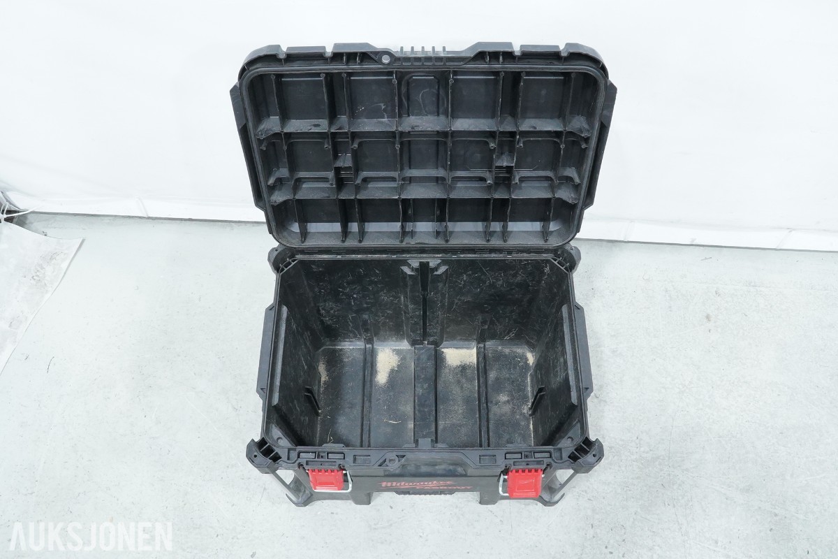 Milwaukee M18 batteriverktøy - 8 maskiner og 2 hurtigladere