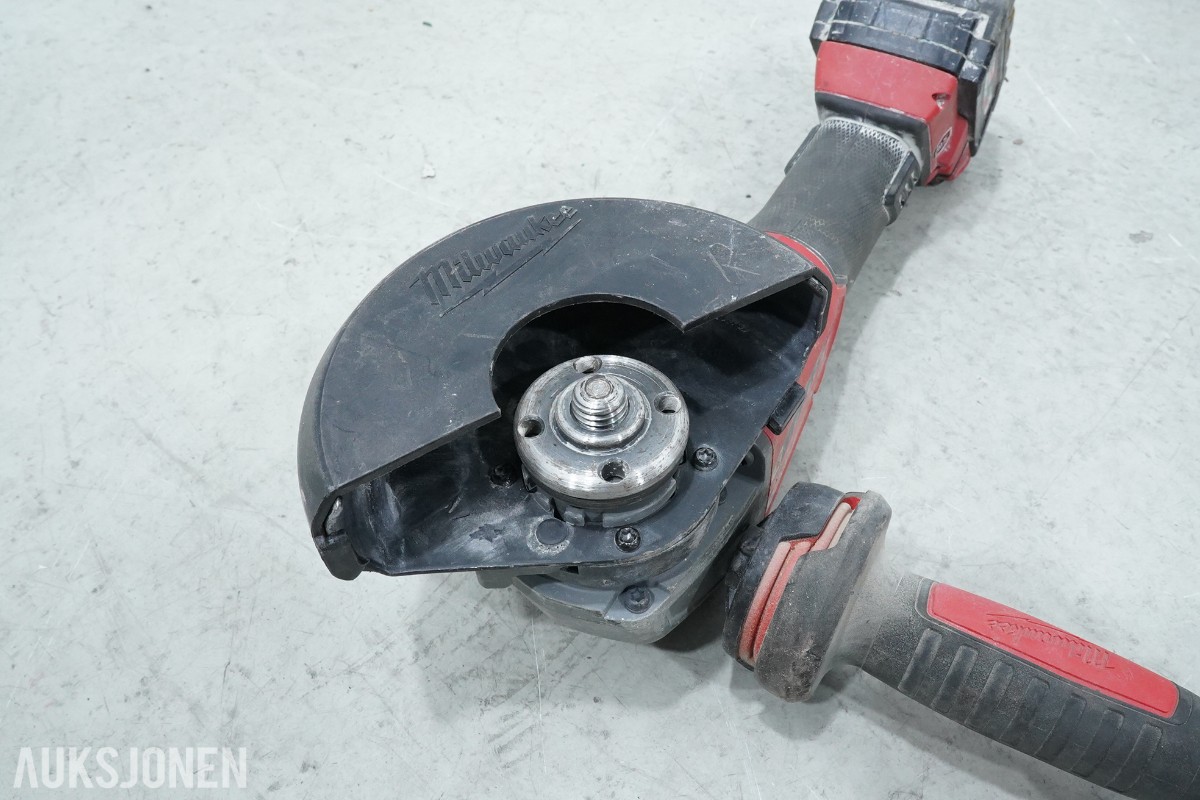 Parti Milwaukee M18 batteriverktøy - 8 maskiner, batterier, ladere