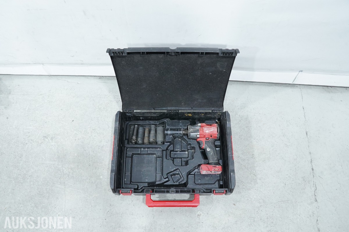 Parti Milwaukee M18 batteriverktøy - 8 maskiner, batterier, ladere