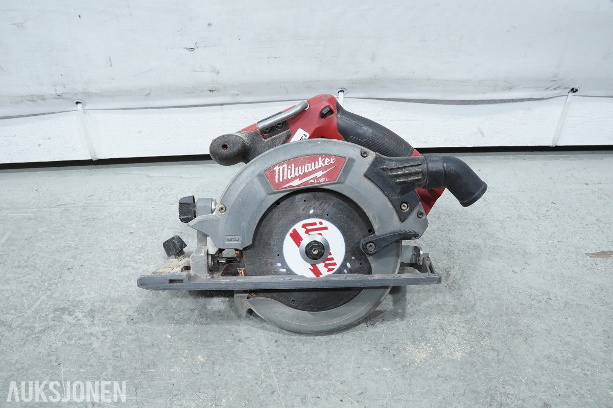 Parti Milwaukee M18 batteriverktøy - 8 maskiner, batterier, ladere