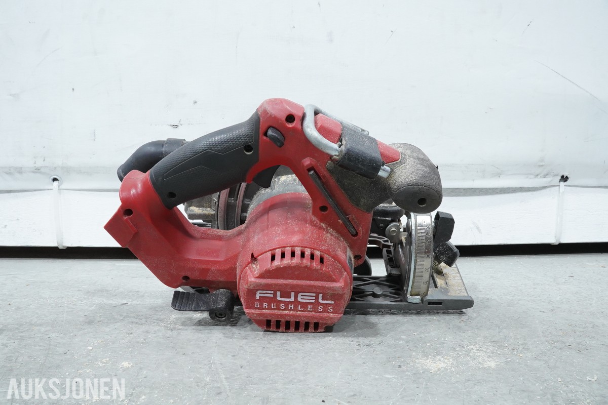 Parti Milwaukee M18 batteriverktøy - 8 maskiner, batterier, ladere