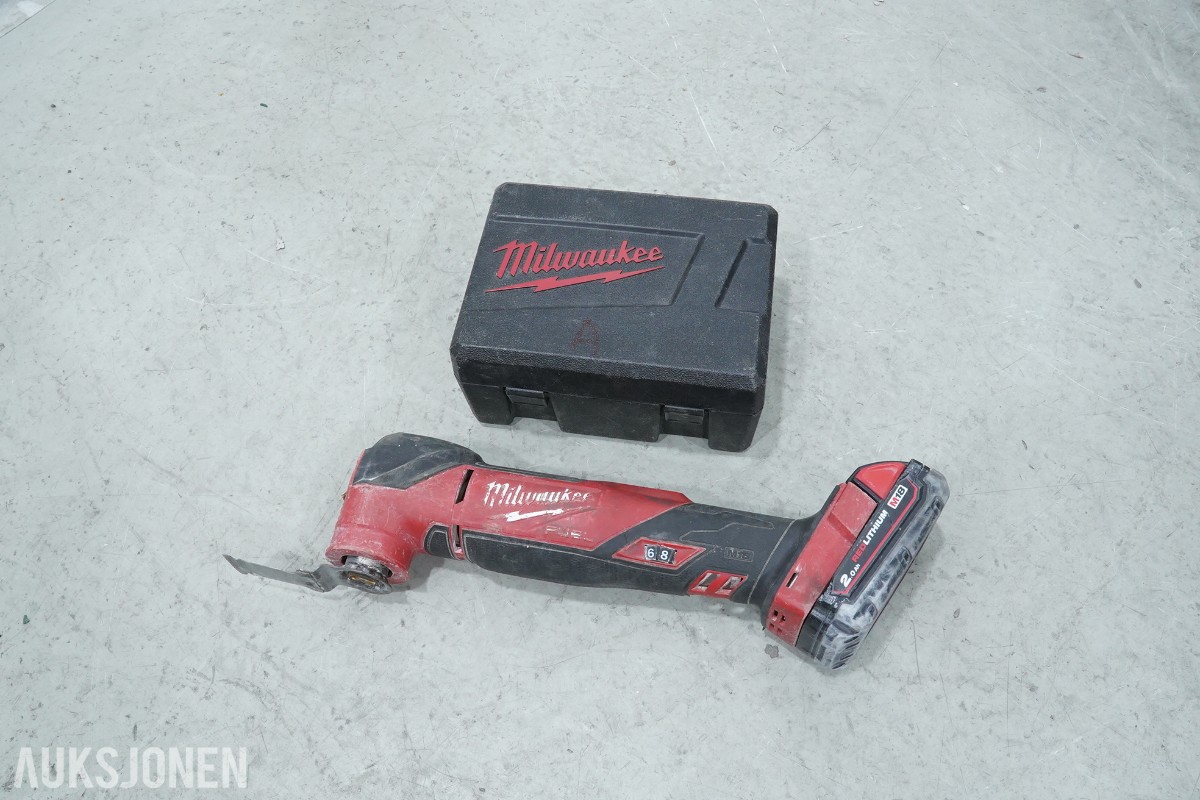 Parti Milwaukee M18 batteriverktøy - 8 maskiner, batterier, ladere