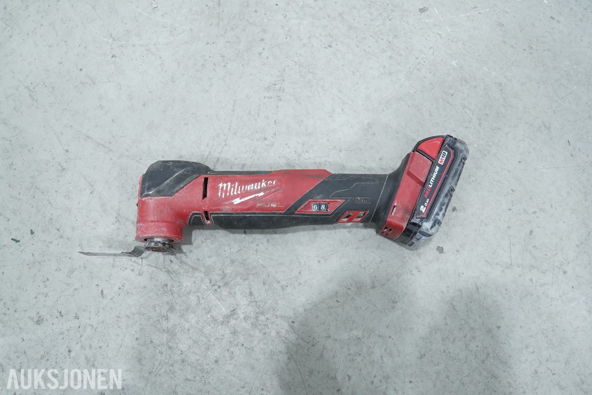 Parti Milwaukee M18 batteriverktøy - 8 maskiner, batterier, ladere