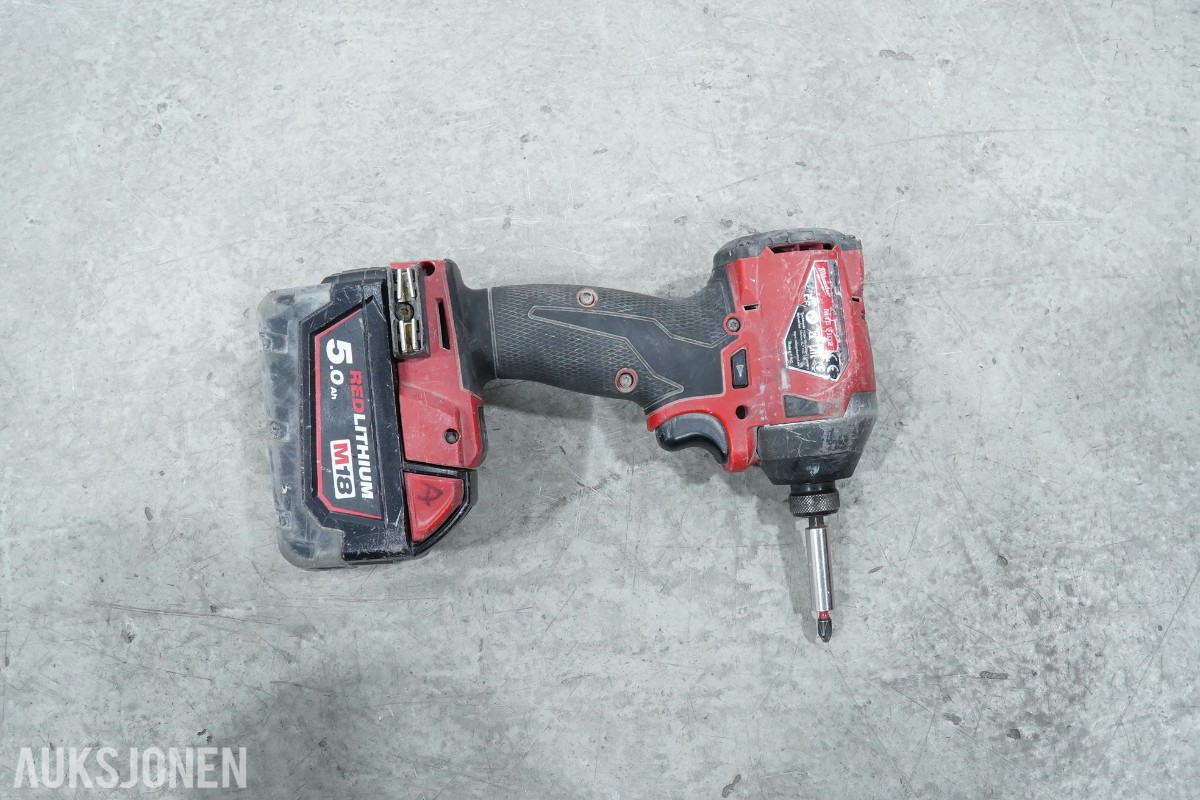 Parti Milwaukee M18 batteriverktøy - 8 maskiner, batterier, ladere