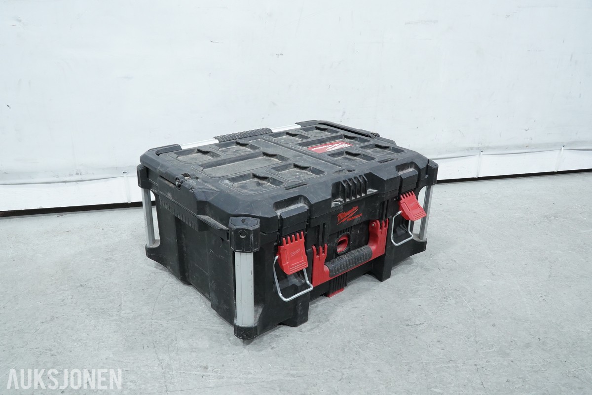 Parti Milwaukee M18 batteriverktøy - 8 maskiner, batterier, ladere