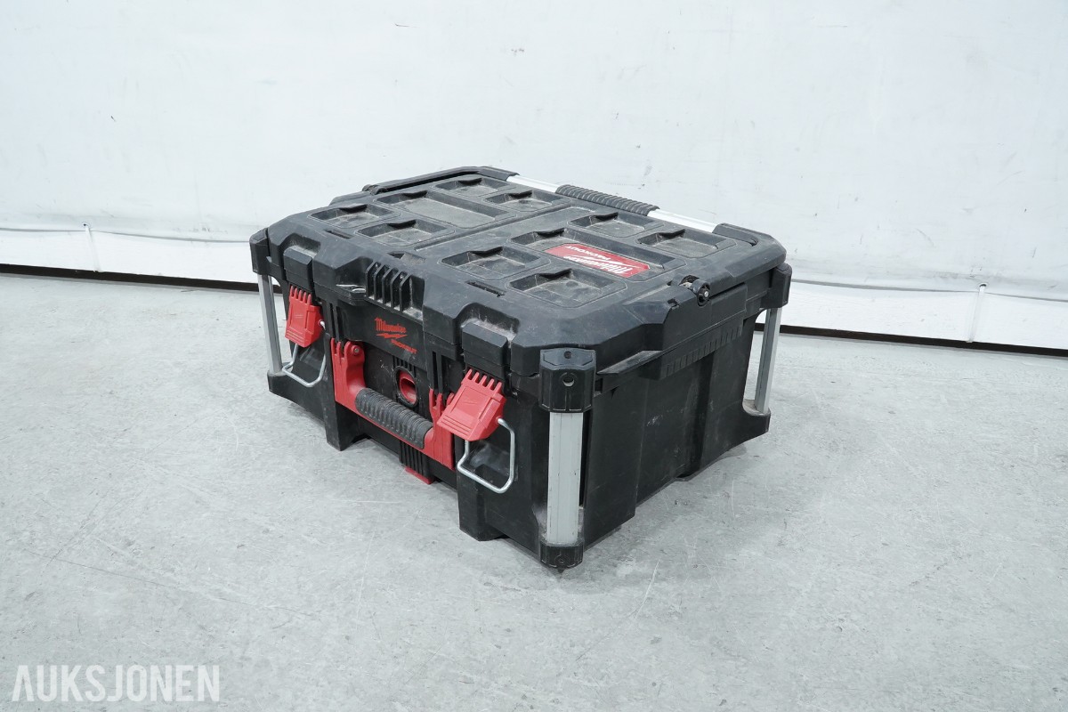 Parti Milwaukee M18 batteriverktøy - 8 maskiner, batterier, ladere