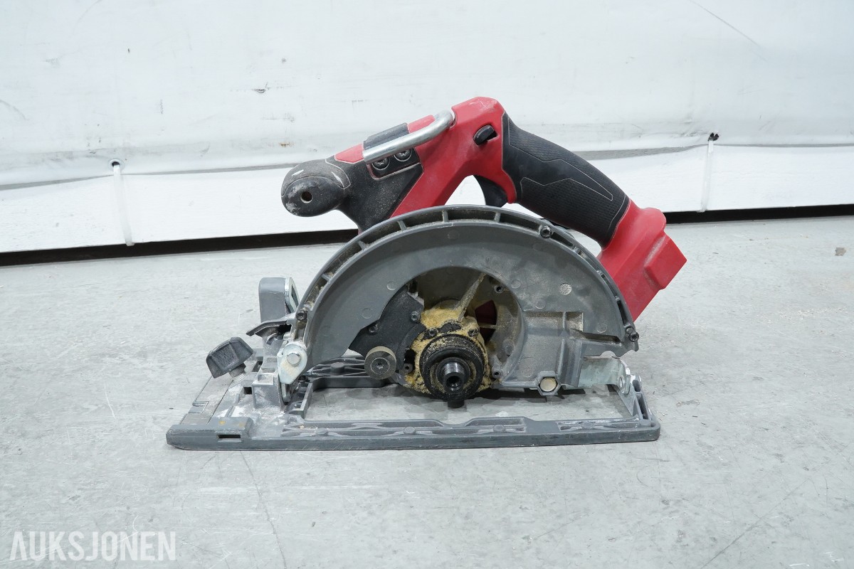 Milwaukee M12/M18 verktøypakke - 9 maskiner og 3 ladere