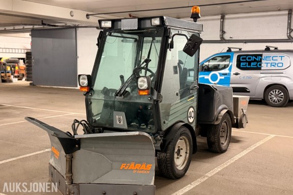 2012 Kärcher Belos MIC 45 Advanced – 1350 timer – med V-plog, spreder, feiekost og klippeaggregat