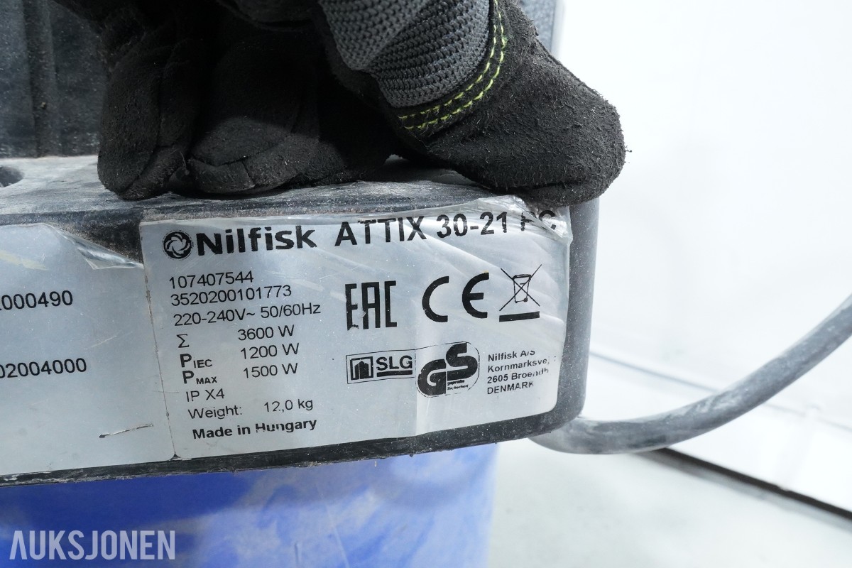 Nilfisk ATTIX 30-21 PC støvsuger med Hilti batteriverktøy og injeksjonsverktøy