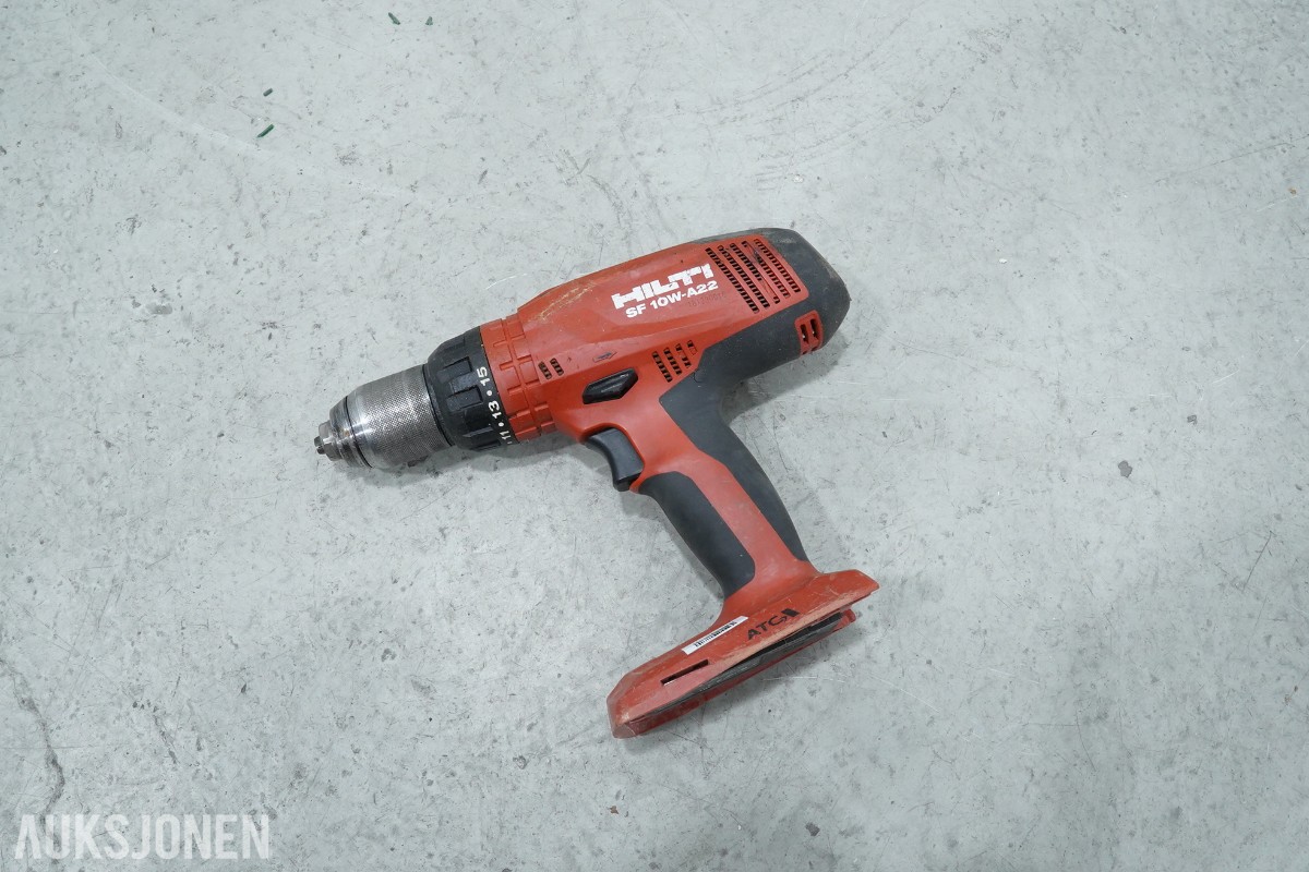 Nilfisk ATTIX 30-21 PC støvsuger med Hilti batteriverktøy og injeksjonsverktøy
