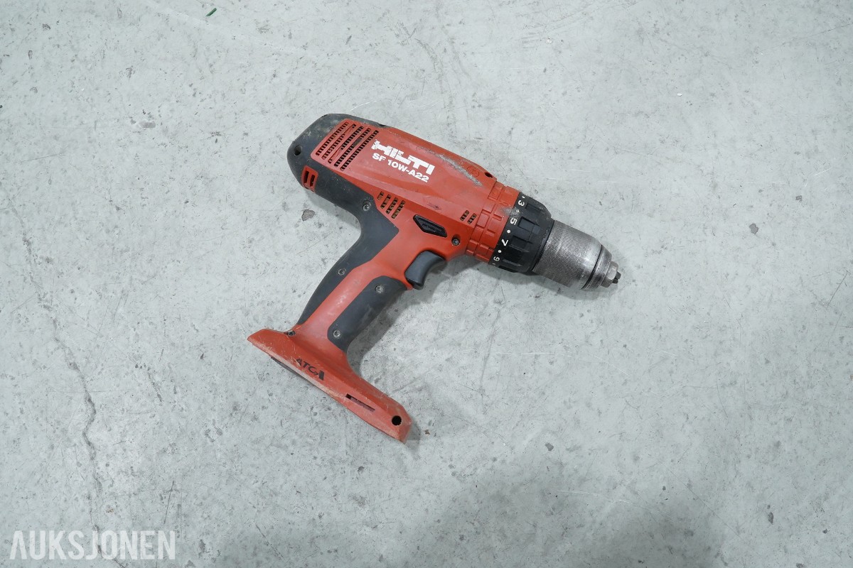 Nilfisk ATTIX 30-21 PC støvsuger med Hilti batteriverktøy og injeksjonsverktøy