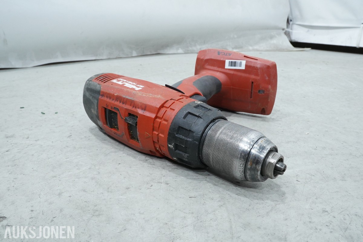 Nilfisk ATTIX 30-21 PC støvsuger med Hilti batteriverktøy og injeksjonsverktøy