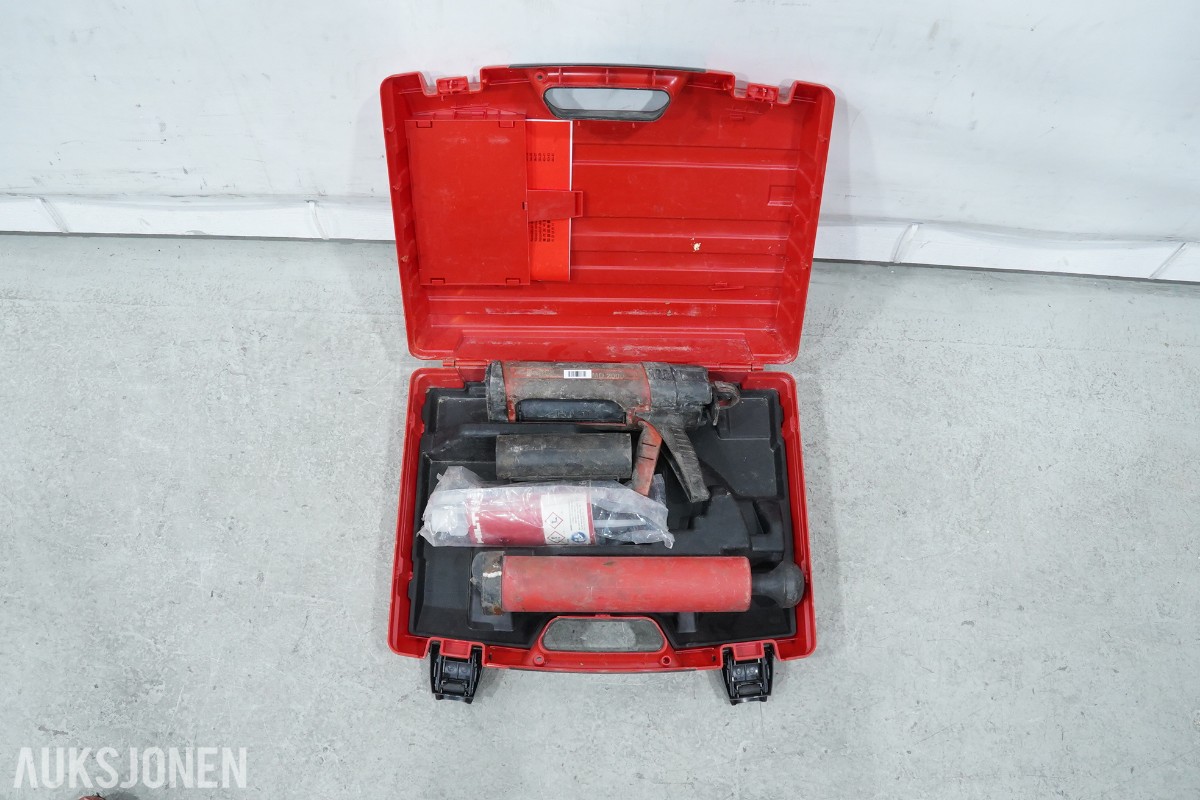 Nilfisk ATTIX 30-21 PC støvsuger med Hilti batteriverktøy og injeksjonsverktøy
