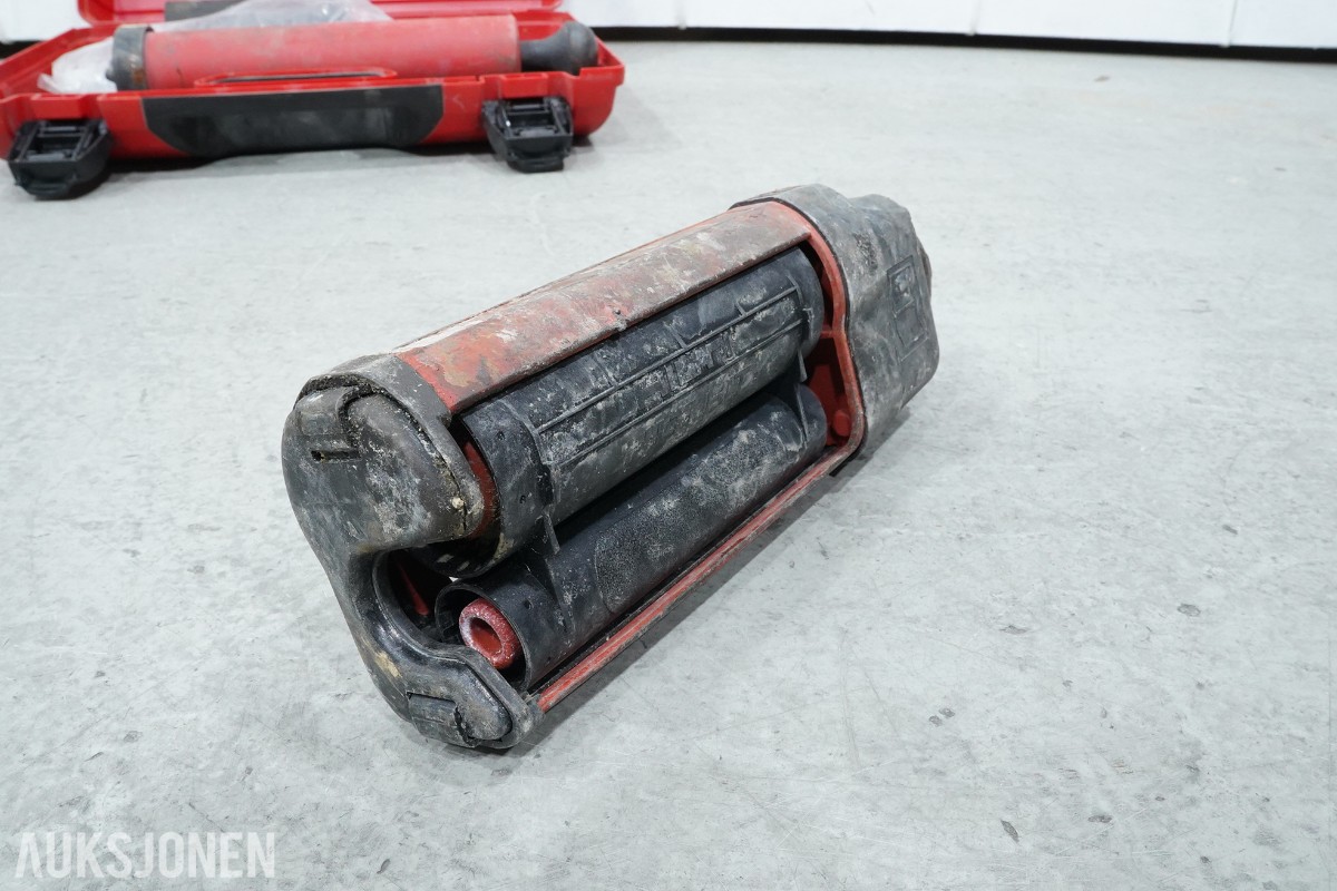 Nilfisk ATTIX 30-21 PC støvsuger med Hilti batteriverktøy og injeksjonsverktøy