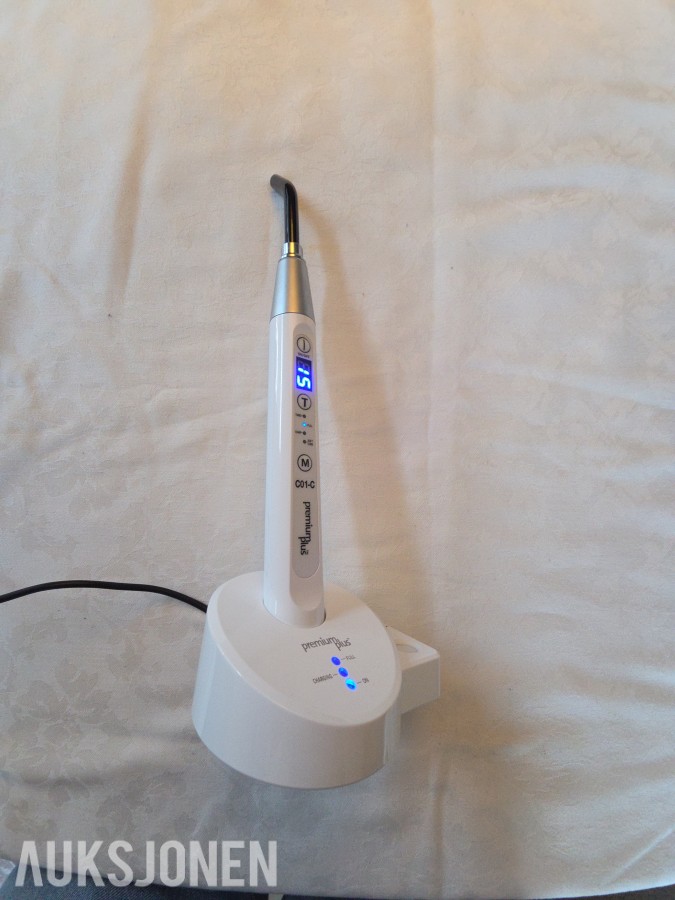 Premium Plus C01-C LED herdelampe med ladestasjon