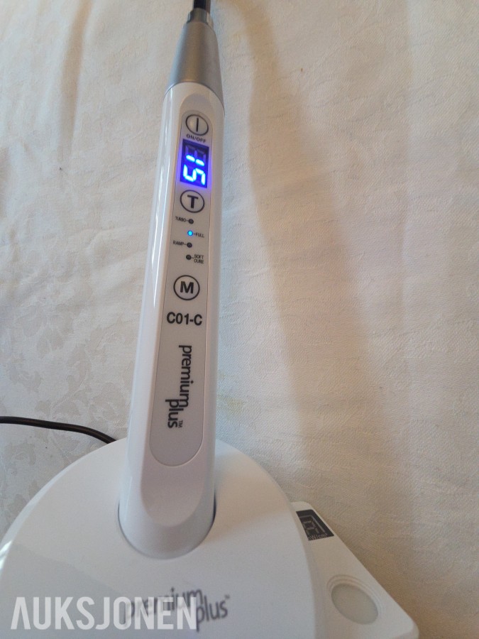 Premium Plus C01-C LED herdelampe med ladestasjon