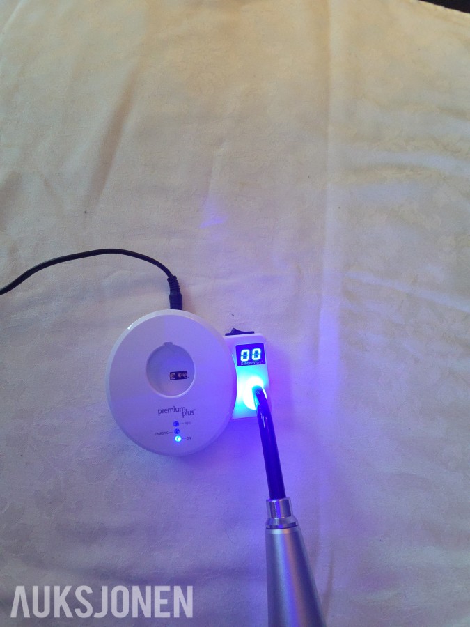 Premium Plus C01-C LED herdelampe med ladestasjon