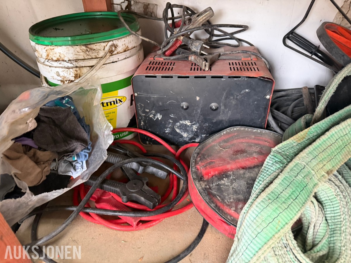 Overskuddsmateriell og verkstedutstyr