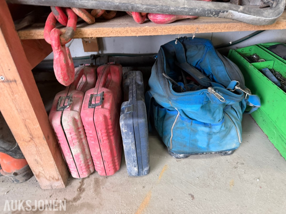 Overskuddsmateriell og verkstedutstyr