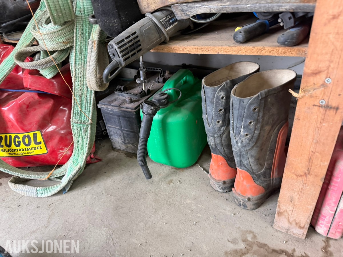 Overskuddsmateriell og verkstedutstyr