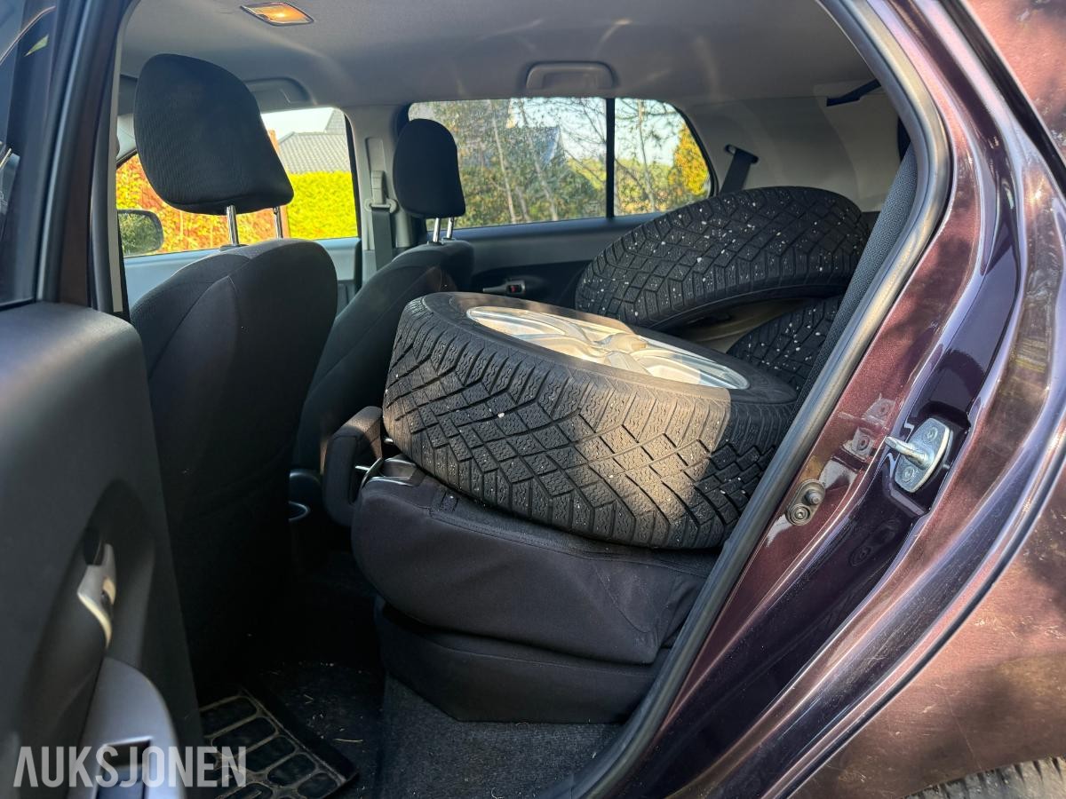 2013 Toyota URBAN CRUISER 1.4-90 D 4WD, 101199km.