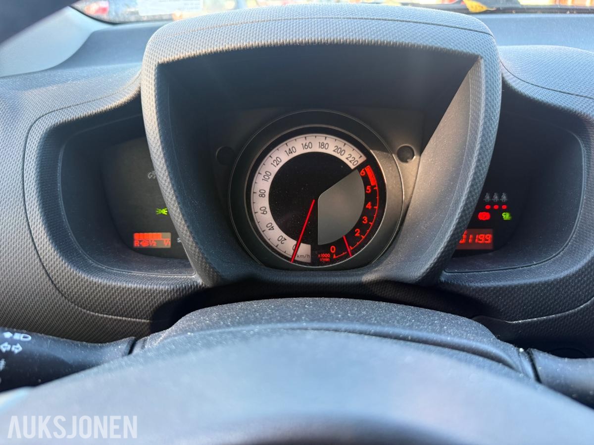 2013 Toyota URBAN CRUISER 1.4-90 D 4WD, 101199km.