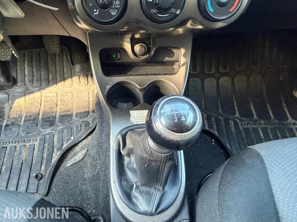 2013 Toyota URBAN CRUISER 1.4-90 D 4WD, 101199km.