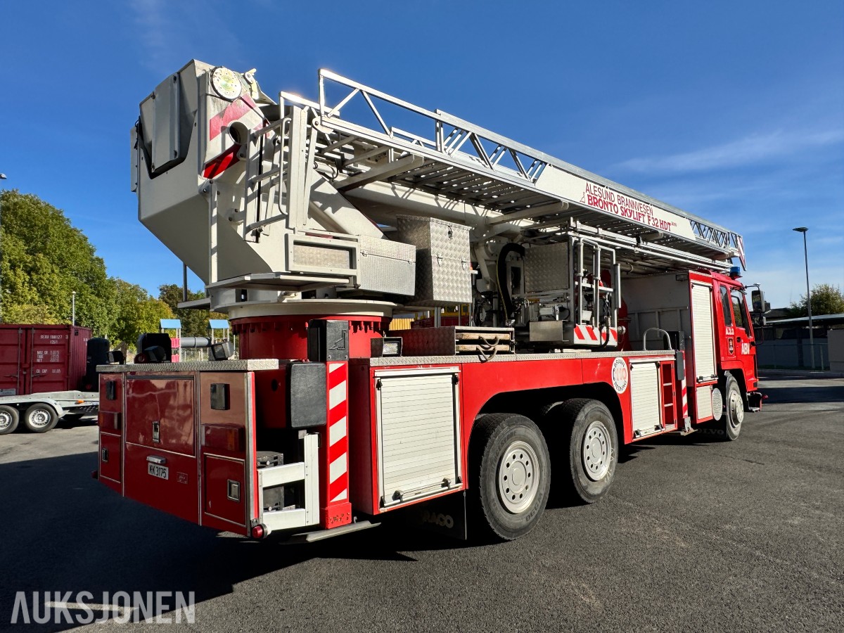 1996 Volvo FL12 - 6X2 - Brannbil / Liftbil - Bronto Skylift F32 HDT 2000 personløfter- 75.358 km - Registrert som motorredskap