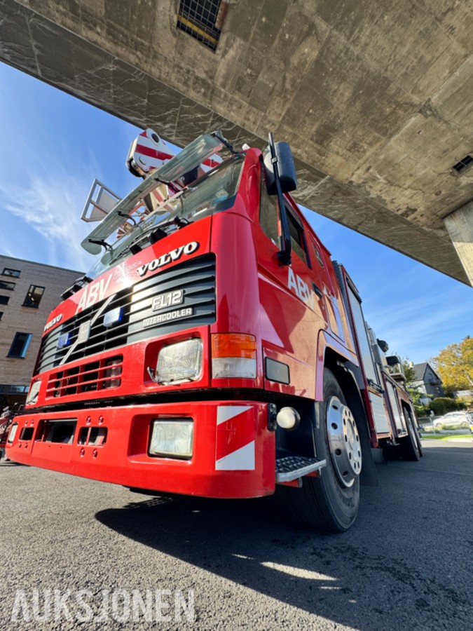 1996 Volvo FL12 - 6X2 - Brannbil / Liftbil - Bronto Skylift F32 HDT 2000 personløfter- 75.358 km - Registrert som motorredskap