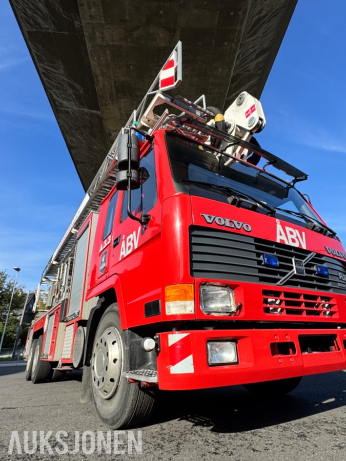 1996 Volvo FL12 - 6X2 - Brannbil / Liftbil - Bronto Skylift F32 HDT 2000 personløfter- 75.358 km - Registrert som motorredskap