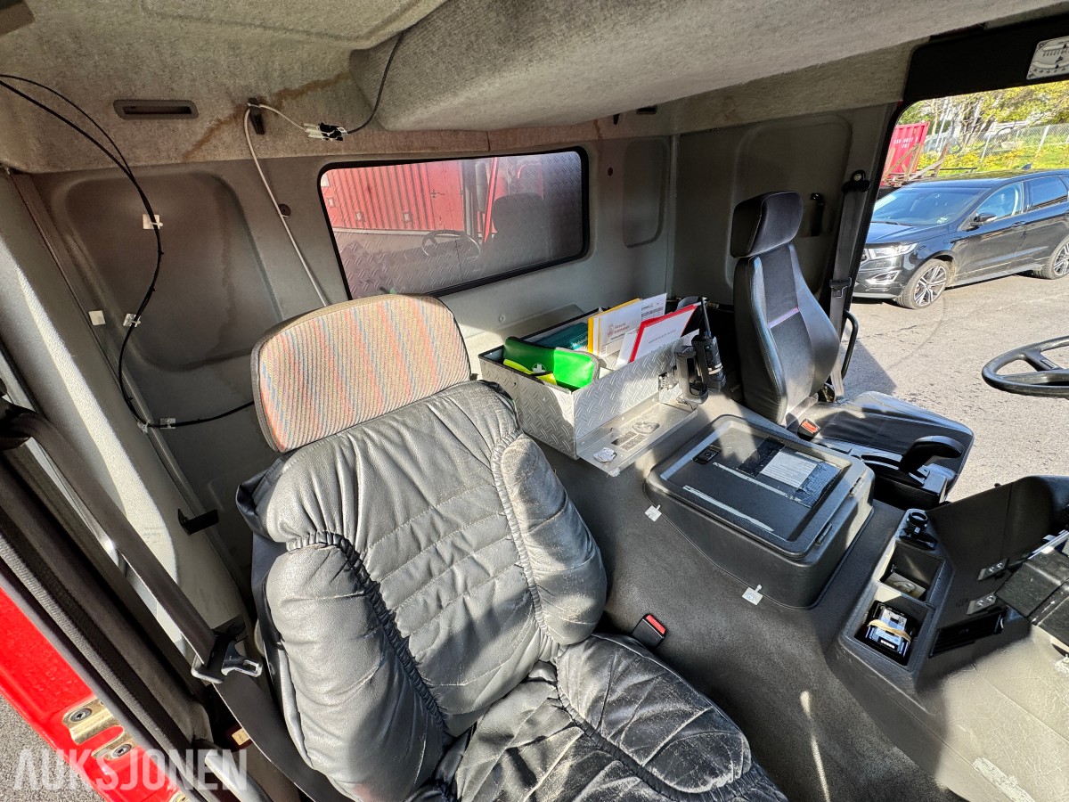 1996 Volvo FL12 - 6X2 - Brannbil / Liftbil - Bronto Skylift F32 HDT 2000 personløfter- 75.358 km - Registrert som motorredskap