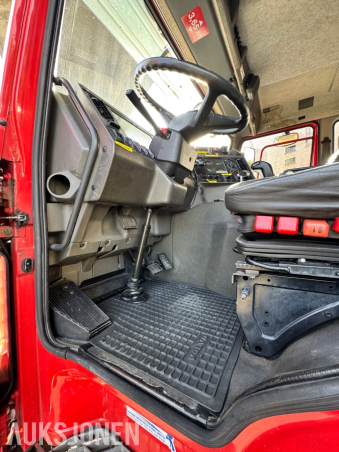 1996 Volvo FL12 - 6X2 - Brannbil / Liftbil - Bronto Skylift F32 HDT 2000 personløfter- 75.358 km - Registrert som motorredskap