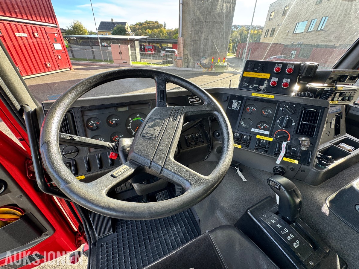 1996 Volvo FL12 - 6X2 - Brannbil / Liftbil - Bronto Skylift F32 HDT 2000 personløfter- 75.358 km - Registrert som motorredskap