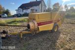 1990 New Holland 935 presse