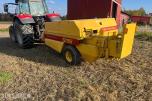 1990 New Holland 935 presse