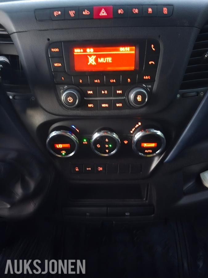 2018  IVECO DAILY 35C18, SKAPBIL 180HK AUT WEBASTO ZEPRO LØFTELEM