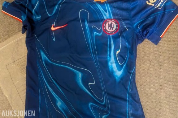 Chelsea x Barcelona fotballdrakter  Helt nye  