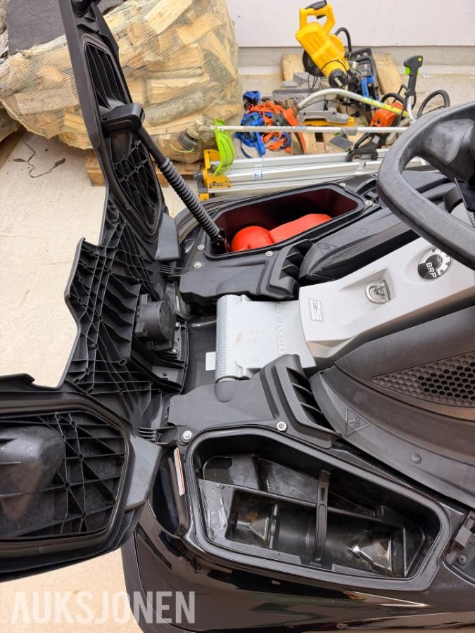 2012 SeaDoo Rxt 260 Rs Vannscooter med registrert Tiki henger