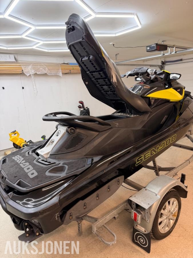 2012 SeaDoo Rxt 260 Rs Vannscooter med registrert Tiki henger
