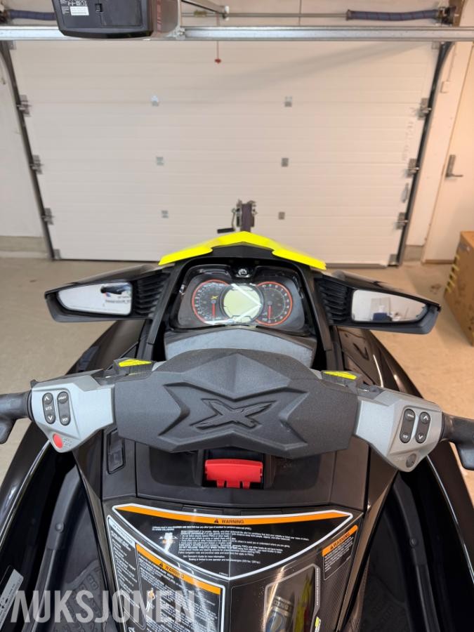 2012 SeaDoo Rxt 260 Rs Vannscooter med registrert Tiki henger