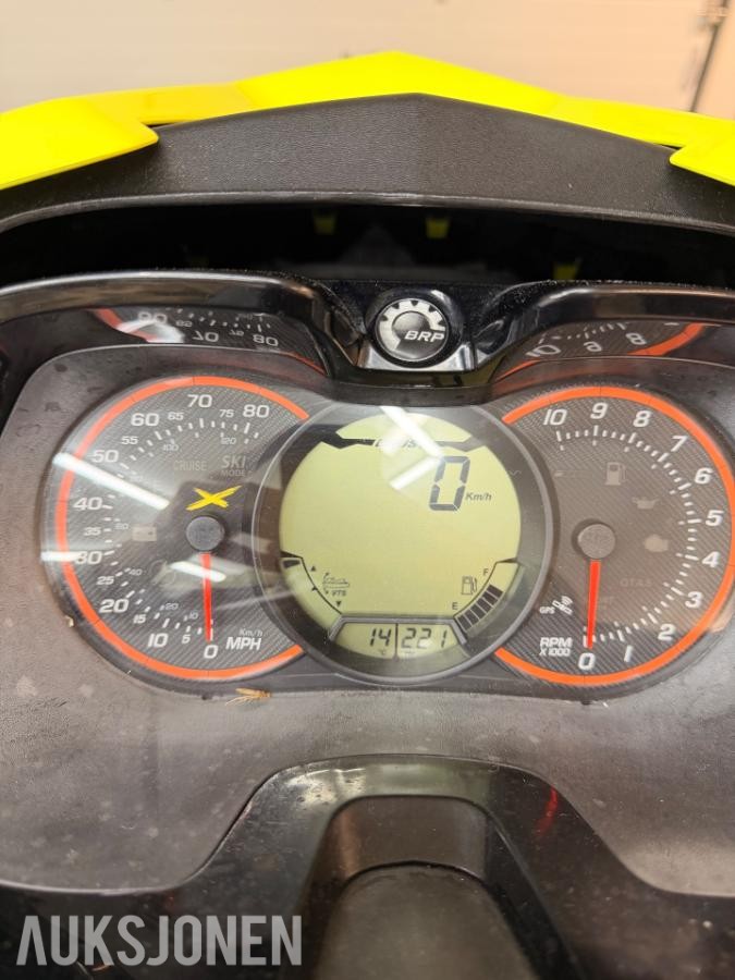 2012 SeaDoo Rxt 260 Rs Vannscooter med registrert Tiki henger
