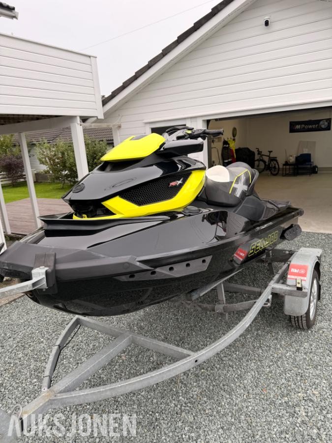 2012 SeaDoo Rxt 260 Rs Vannscooter med registrert Tiki henger