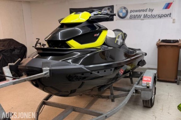 2012 SeaDoo Rxt 260 Rs Vannscooter med registrert Tiki henger