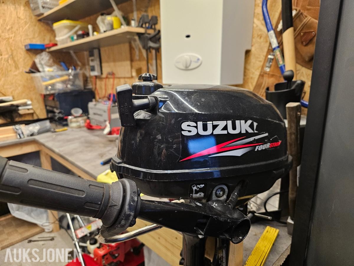 2006 Steady 260 båt med Suzuki 4T